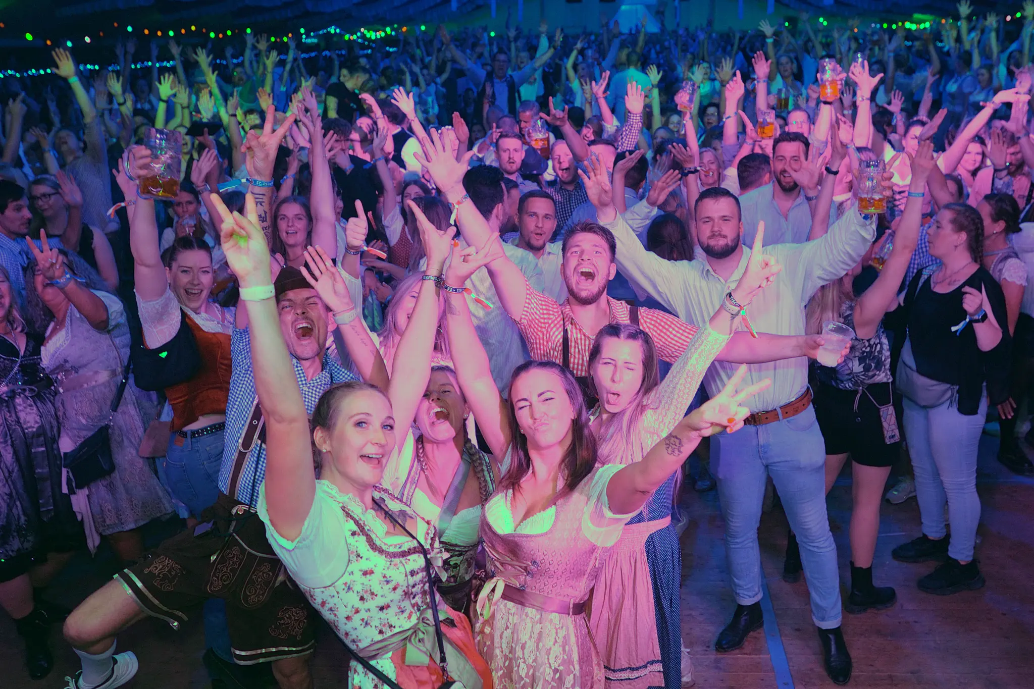 Partystimmung im Festzelt
